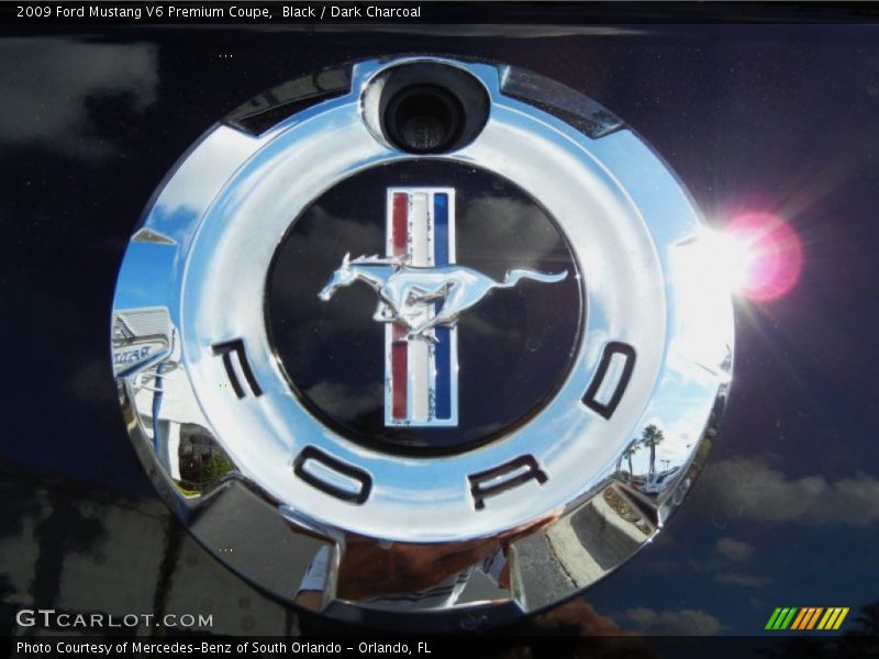 Black / Dark Charcoal 2009 Ford Mustang V6 Premium Coupe