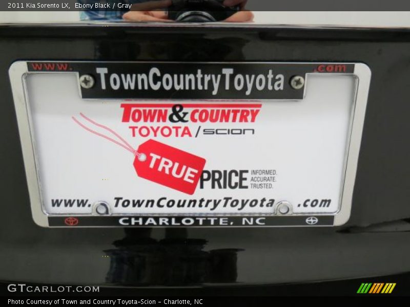 Ebony Black / Gray 2011 Kia Sorento LX