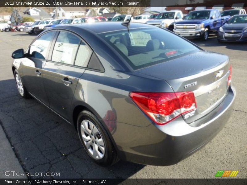 Cyber Gray Metallic / Jet Black/Medium Titanium 2013 Chevrolet Cruze LS