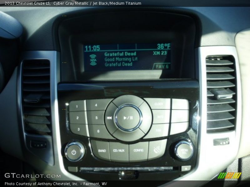 Cyber Gray Metallic / Jet Black/Medium Titanium 2013 Chevrolet Cruze LS