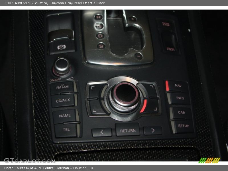 Controls of 2007 S8 5.2 quattro