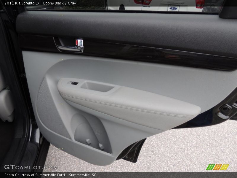 Ebony Black / Gray 2011 Kia Sorento LX