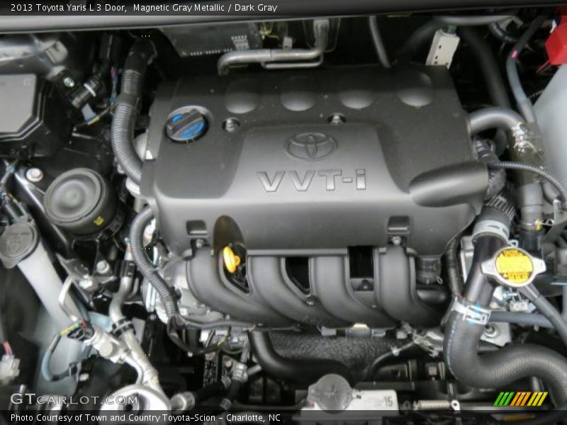 Magnetic Gray Metallic / Dark Gray 2013 Toyota Yaris L 3 Door