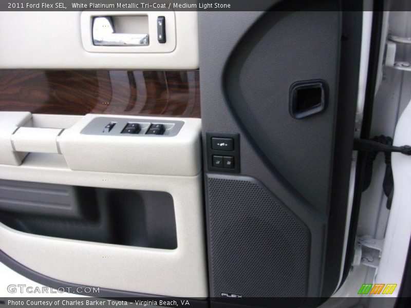 White Platinum Metallic Tri-Coat / Medium Light Stone 2011 Ford Flex SEL