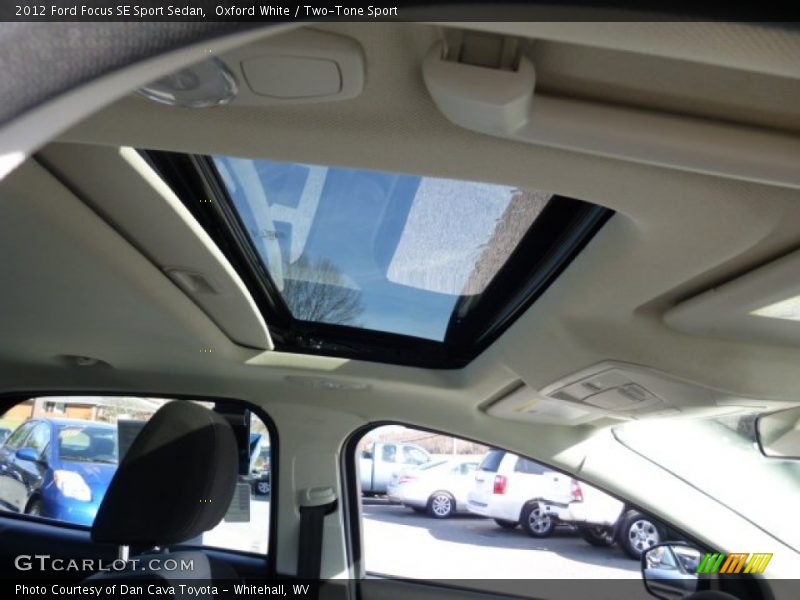 Oxford White / Two-Tone Sport 2012 Ford Focus SE Sport Sedan