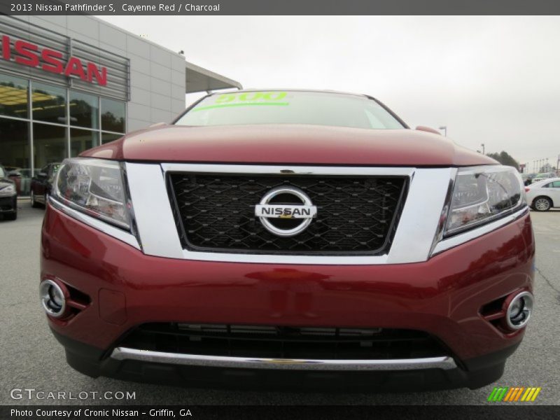 Cayenne Red / Charcoal 2013 Nissan Pathfinder S
