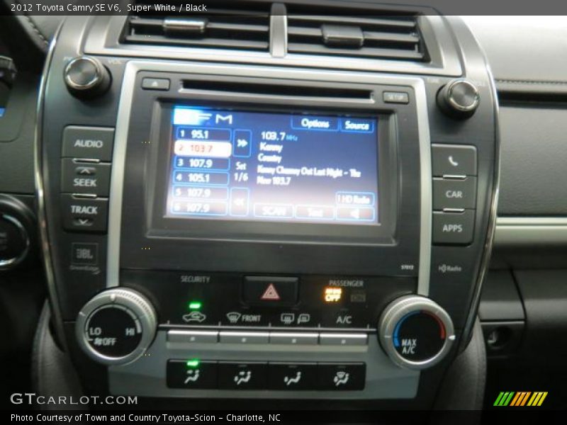 Super White / Black 2012 Toyota Camry SE V6