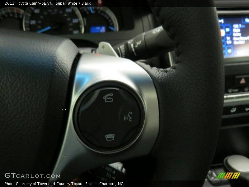 Super White / Black 2012 Toyota Camry SE V6