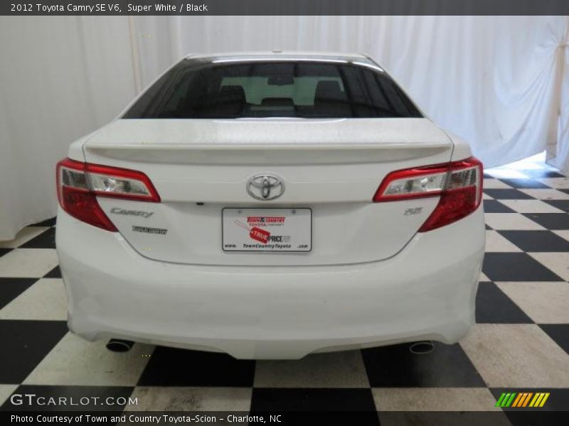 Super White / Black 2012 Toyota Camry SE V6