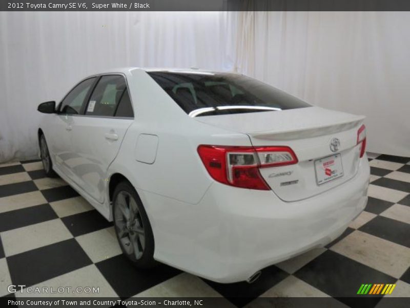 Super White / Black 2012 Toyota Camry SE V6