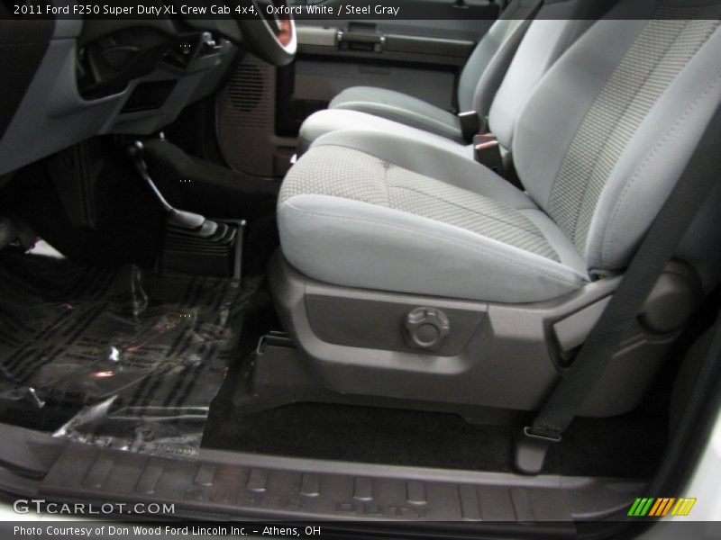 Oxford White / Steel Gray 2011 Ford F250 Super Duty XL Crew Cab 4x4