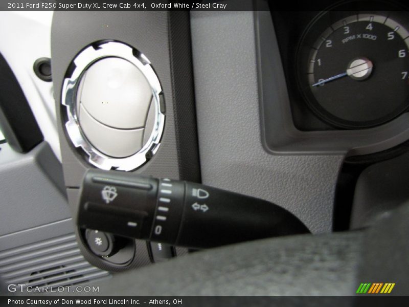 Oxford White / Steel Gray 2011 Ford F250 Super Duty XL Crew Cab 4x4