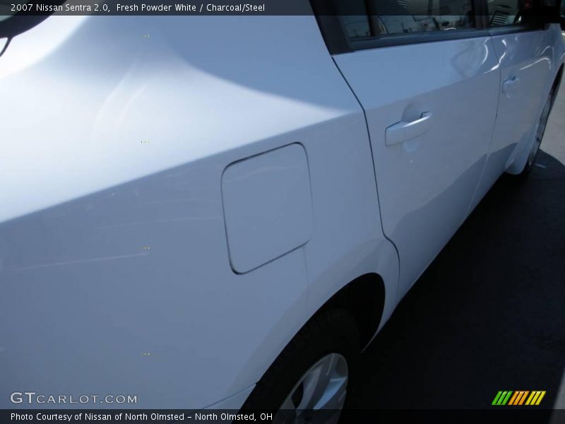 Fresh Powder White / Charcoal/Steel 2007 Nissan Sentra 2.0