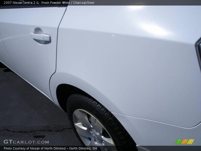 Fresh Powder White / Charcoal/Steel 2007 Nissan Sentra 2.0