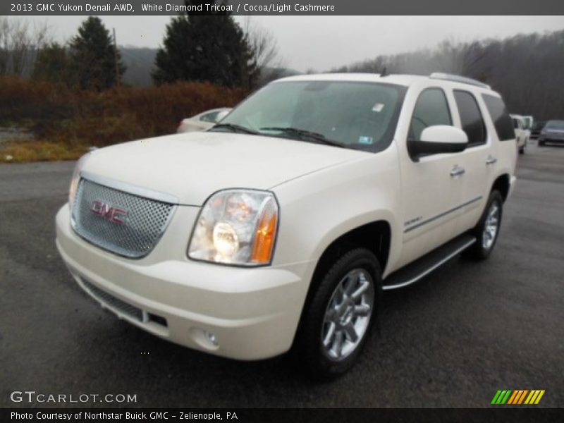 White Diamond Tricoat / Cocoa/Light Cashmere 2013 GMC Yukon Denali AWD