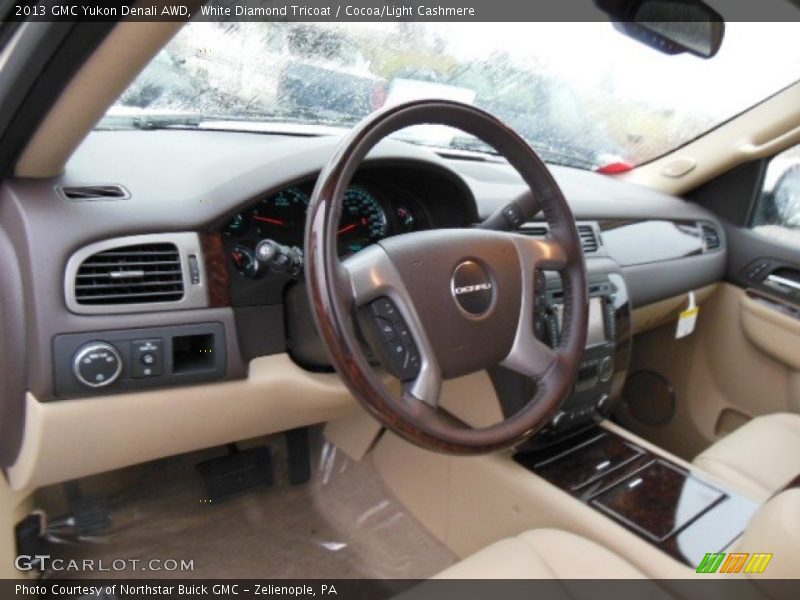 White Diamond Tricoat / Cocoa/Light Cashmere 2013 GMC Yukon Denali AWD