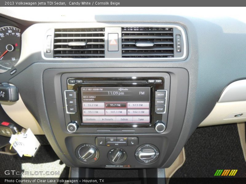Candy White / Cornsilk Beige 2013 Volkswagen Jetta TDI Sedan