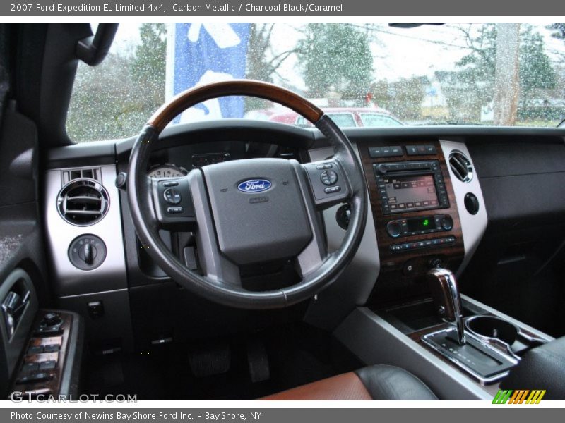 Dashboard of 2007 Expedition EL Limited 4x4