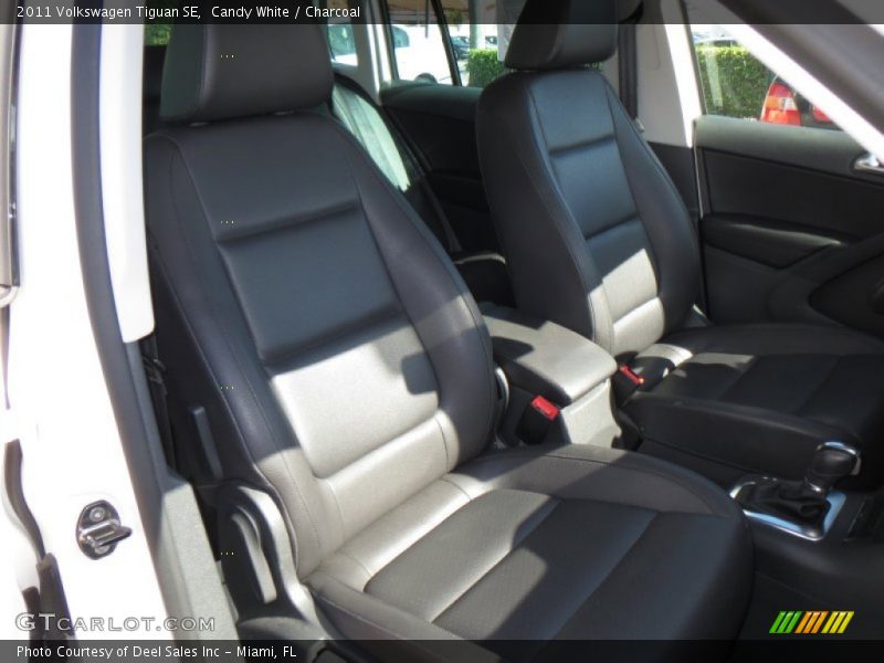 Candy White / Charcoal 2011 Volkswagen Tiguan SE