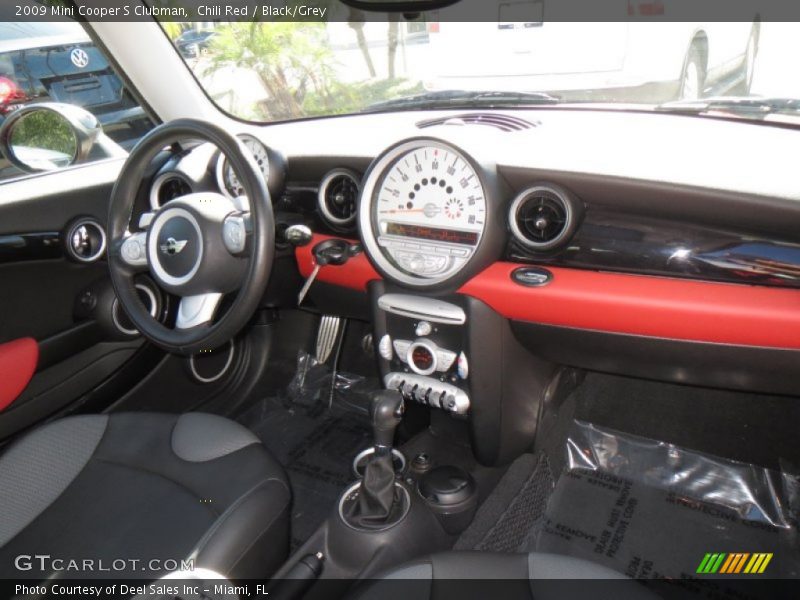 Chili Red / Black/Grey 2009 Mini Cooper S Clubman
