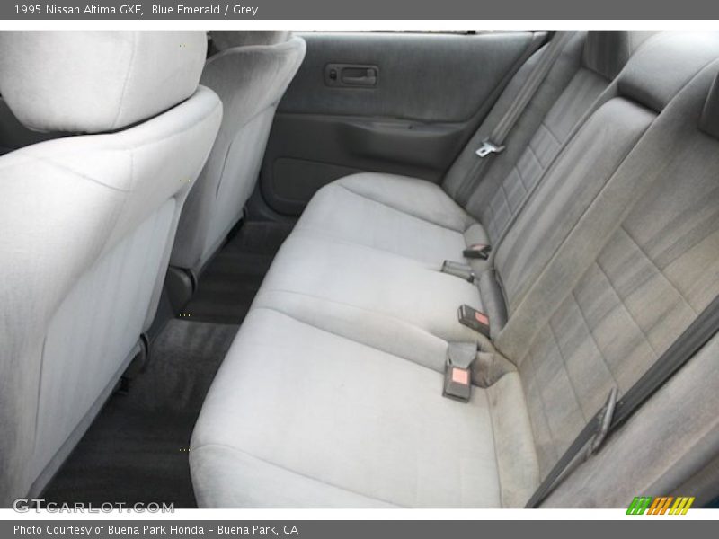 Blue Emerald / Grey 1995 Nissan Altima GXE