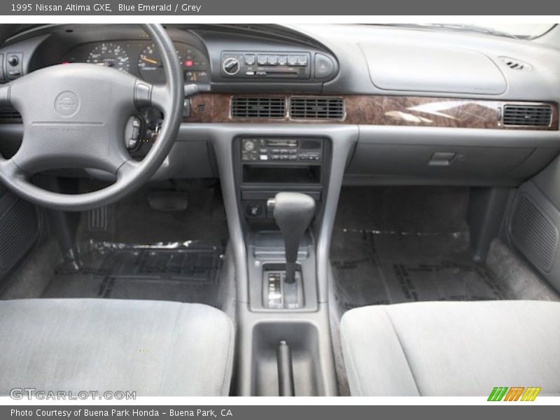 Blue Emerald / Grey 1995 Nissan Altima GXE