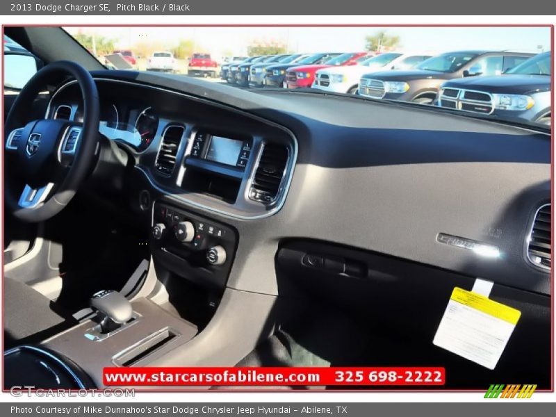 Pitch Black / Black 2013 Dodge Charger SE