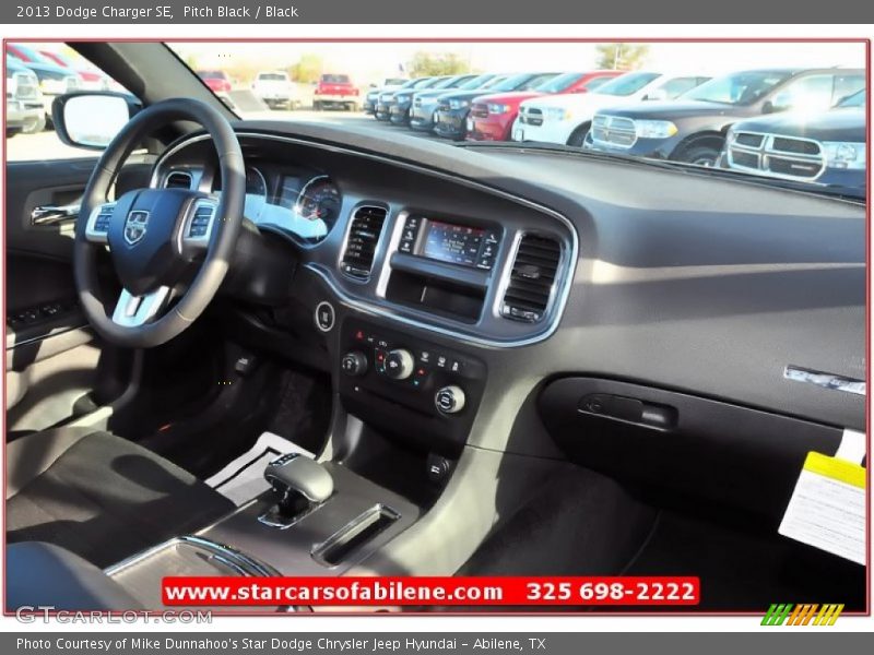 Pitch Black / Black 2013 Dodge Charger SE