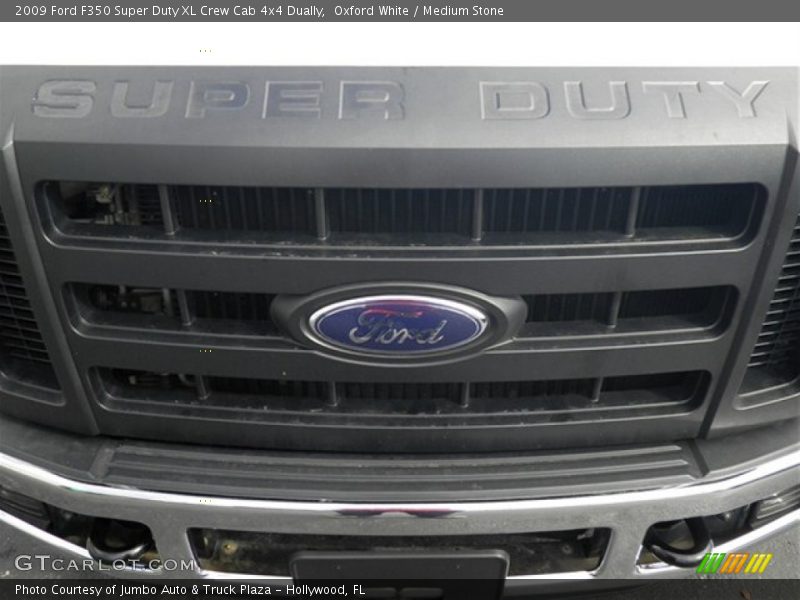 Oxford White / Medium Stone 2009 Ford F350 Super Duty XL Crew Cab 4x4 Dually
