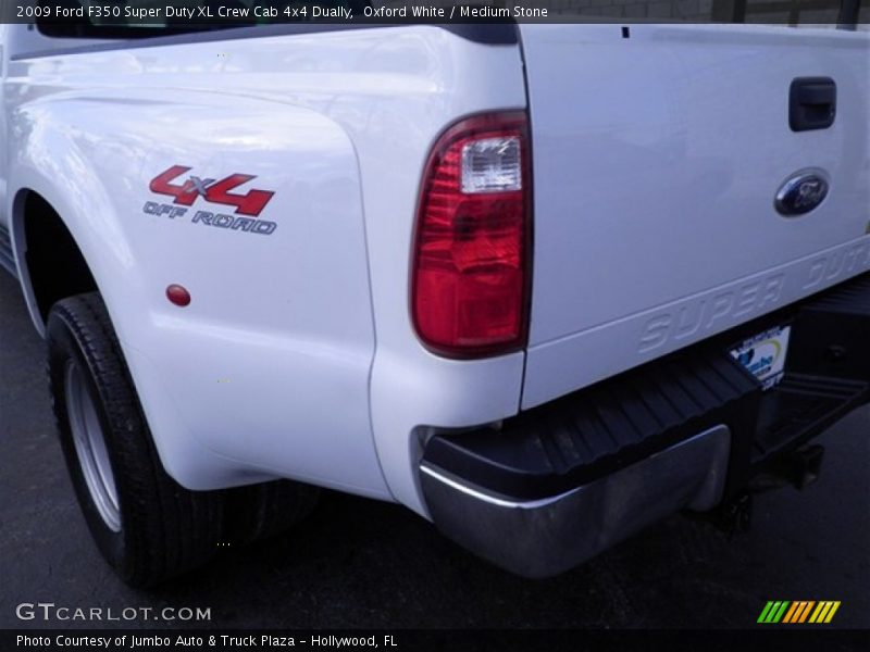 Oxford White / Medium Stone 2009 Ford F350 Super Duty XL Crew Cab 4x4 Dually