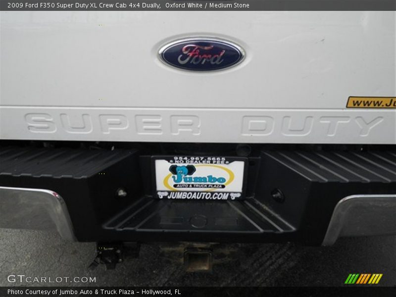 Oxford White / Medium Stone 2009 Ford F350 Super Duty XL Crew Cab 4x4 Dually