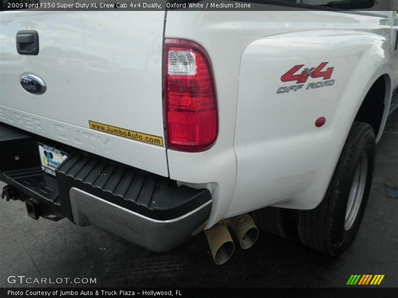 Oxford White / Medium Stone 2009 Ford F350 Super Duty XL Crew Cab 4x4 Dually