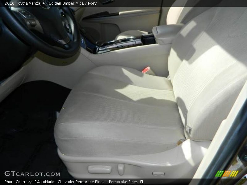 Golden Umber Mica / Ivory 2010 Toyota Venza I4