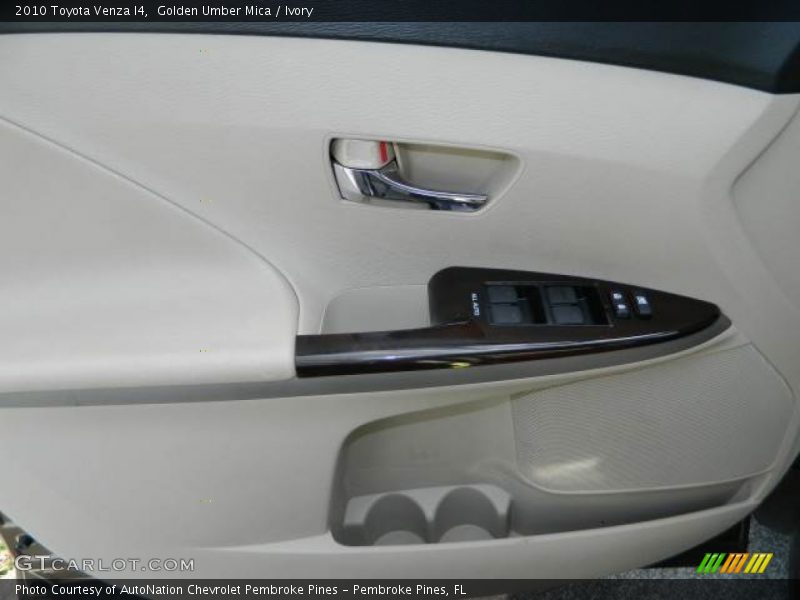 Golden Umber Mica / Ivory 2010 Toyota Venza I4