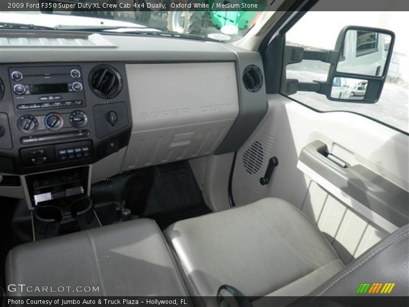 Oxford White / Medium Stone 2009 Ford F350 Super Duty XL Crew Cab 4x4 Dually
