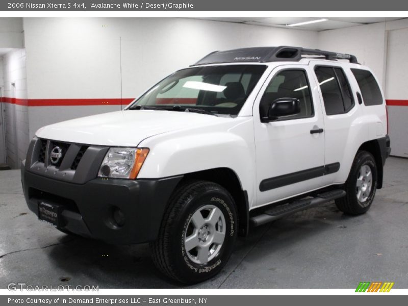 Avalanche White / Desert/Graphite 2006 Nissan Xterra S 4x4