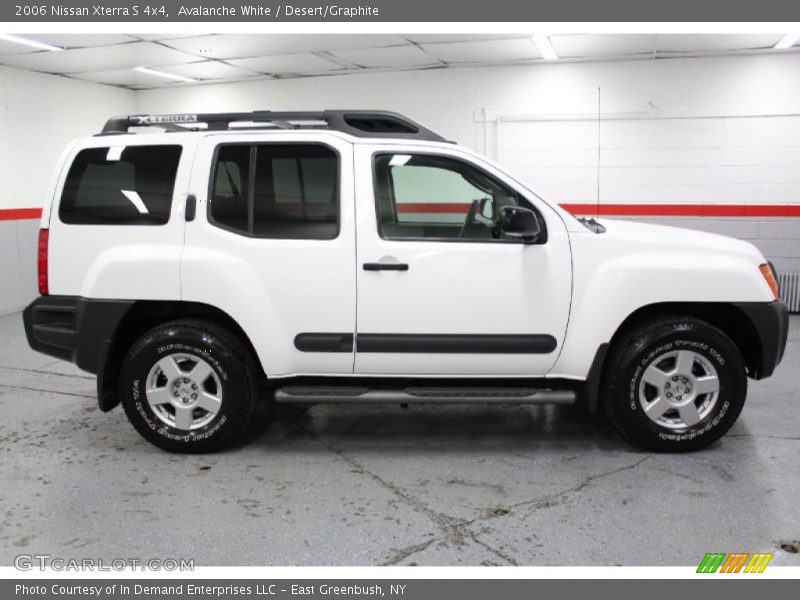 Avalanche White / Desert/Graphite 2006 Nissan Xterra S 4x4
