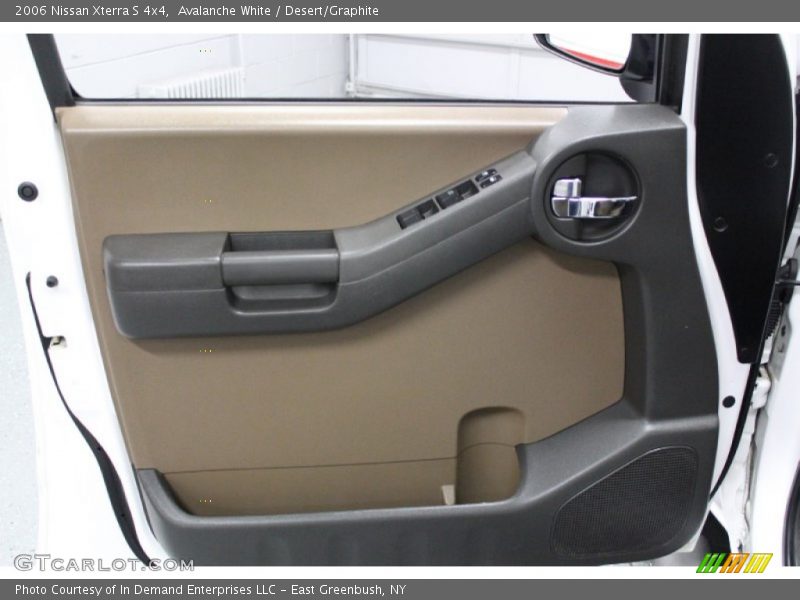 Avalanche White / Desert/Graphite 2006 Nissan Xterra S 4x4