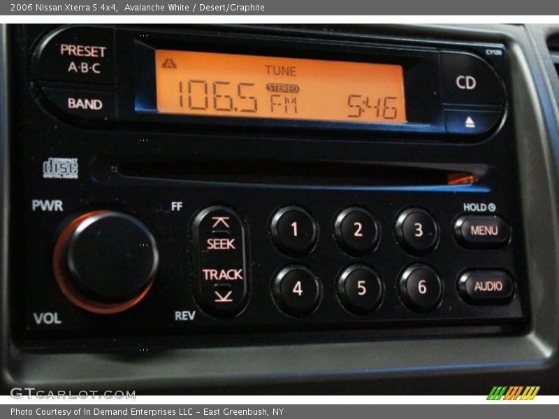 Avalanche White / Desert/Graphite 2006 Nissan Xterra S 4x4