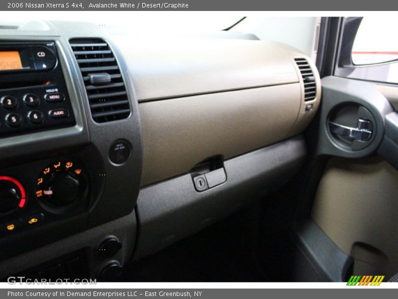 Avalanche White / Desert/Graphite 2006 Nissan Xterra S 4x4