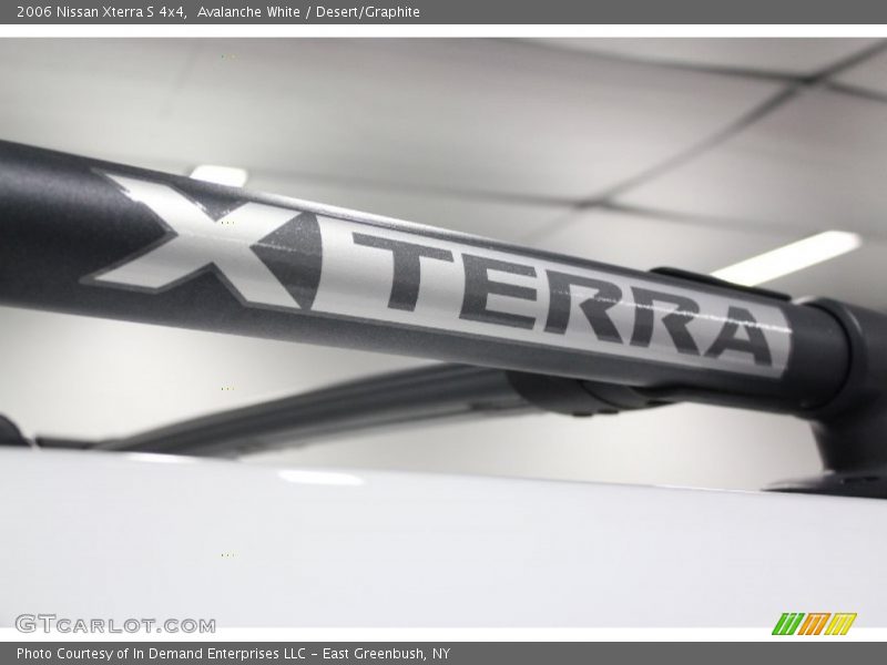 Avalanche White / Desert/Graphite 2006 Nissan Xterra S 4x4