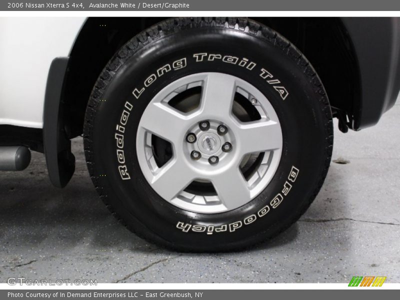 Avalanche White / Desert/Graphite 2006 Nissan Xterra S 4x4