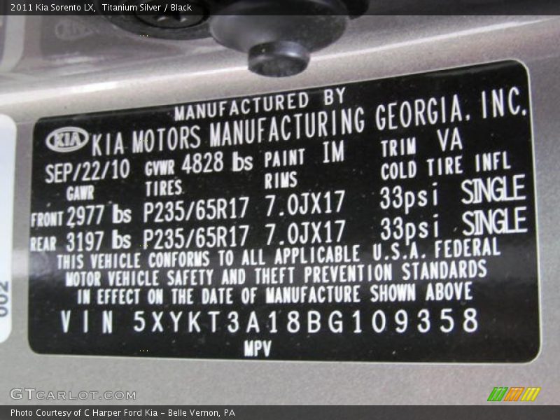 Titanium Silver / Black 2011 Kia Sorento LX