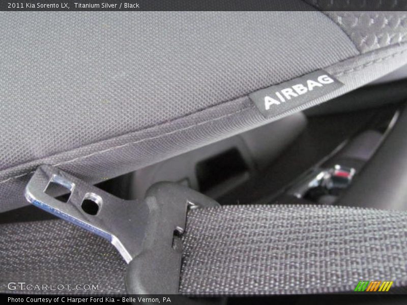 Titanium Silver / Black 2011 Kia Sorento LX