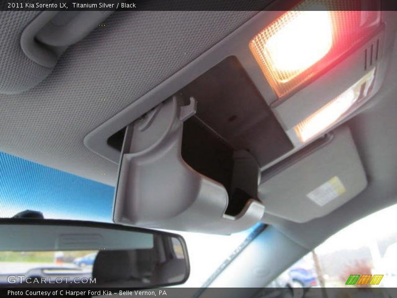 Titanium Silver / Black 2011 Kia Sorento LX