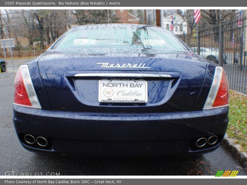 Blu Nettuno (Blue Metallic) / Avorio 2005 Maserati Quattroporte