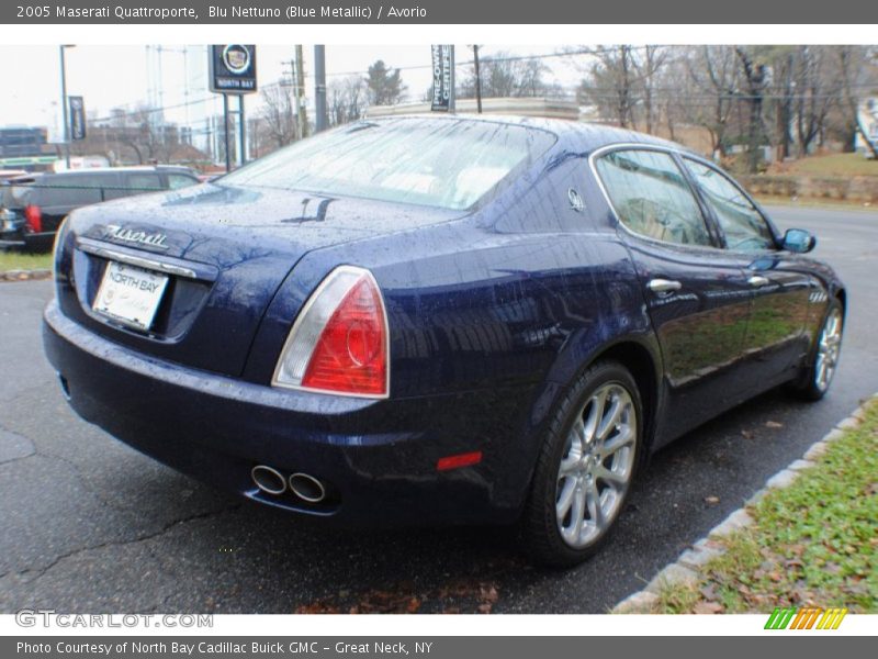 Blu Nettuno (Blue Metallic) / Avorio 2005 Maserati Quattroporte