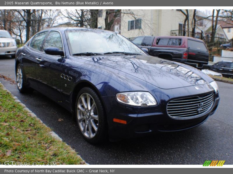 Blu Nettuno (Blue Metallic) / Avorio 2005 Maserati Quattroporte