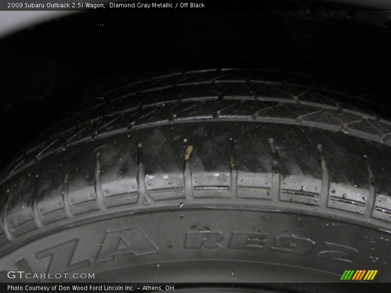 Diamond Gray Metallic / Off Black 2009 Subaru Outback 2.5i Wagon