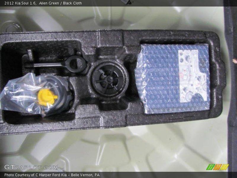 Alien Green / Black Cloth 2012 Kia Soul 1.6